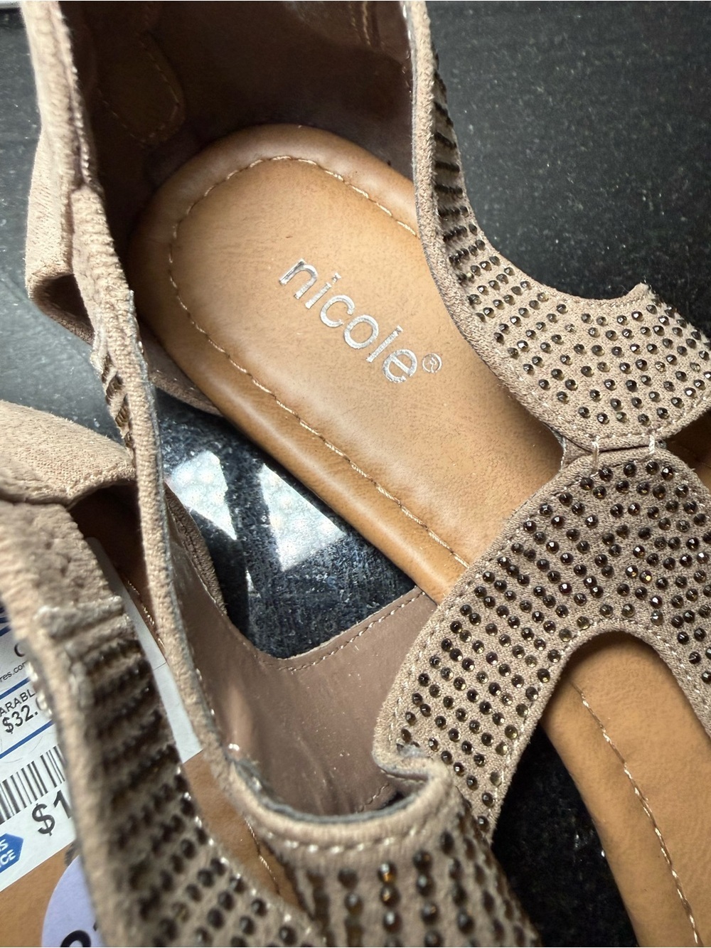 NEW! Nicole Taupe Rhinestone T-Strap Flat Sandals Size 8.5Wide - Picture 3 of 6